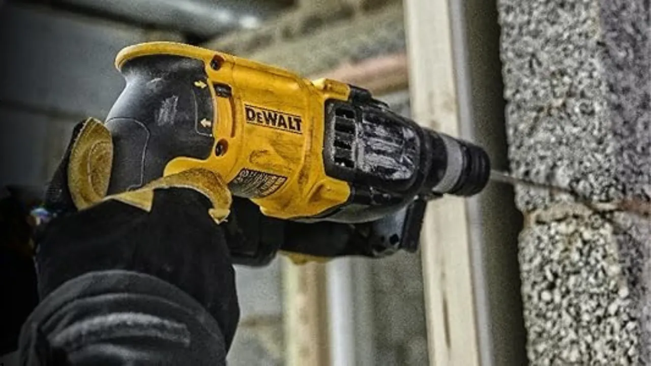 Martelete DeWalt D25133K é Bom? Review Atualizado 2025