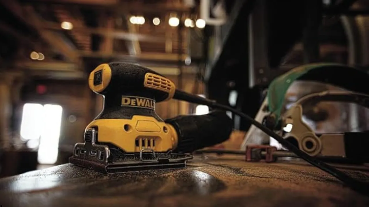 Lixadeira Orbital DeWalt DWE6411 Review Atualizado [2025]